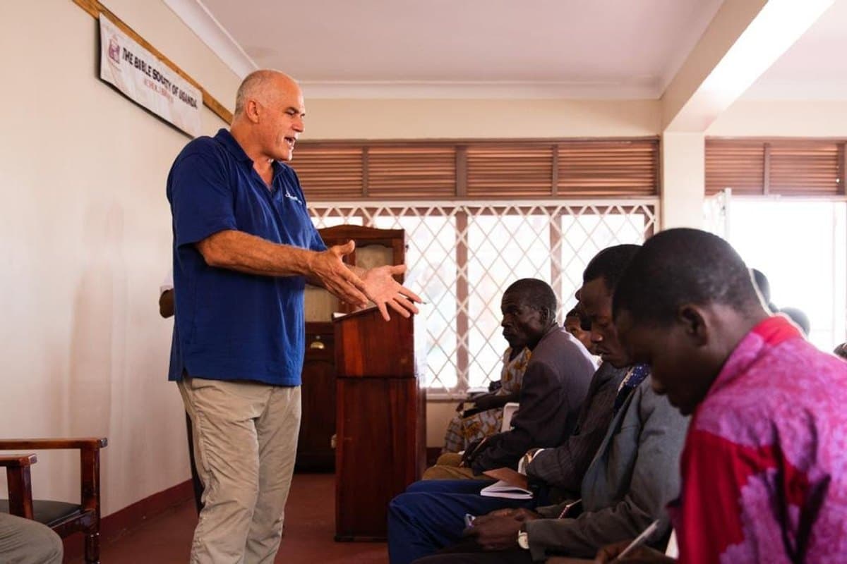 Paul Ravesteyn teaching and encouraging church leaders